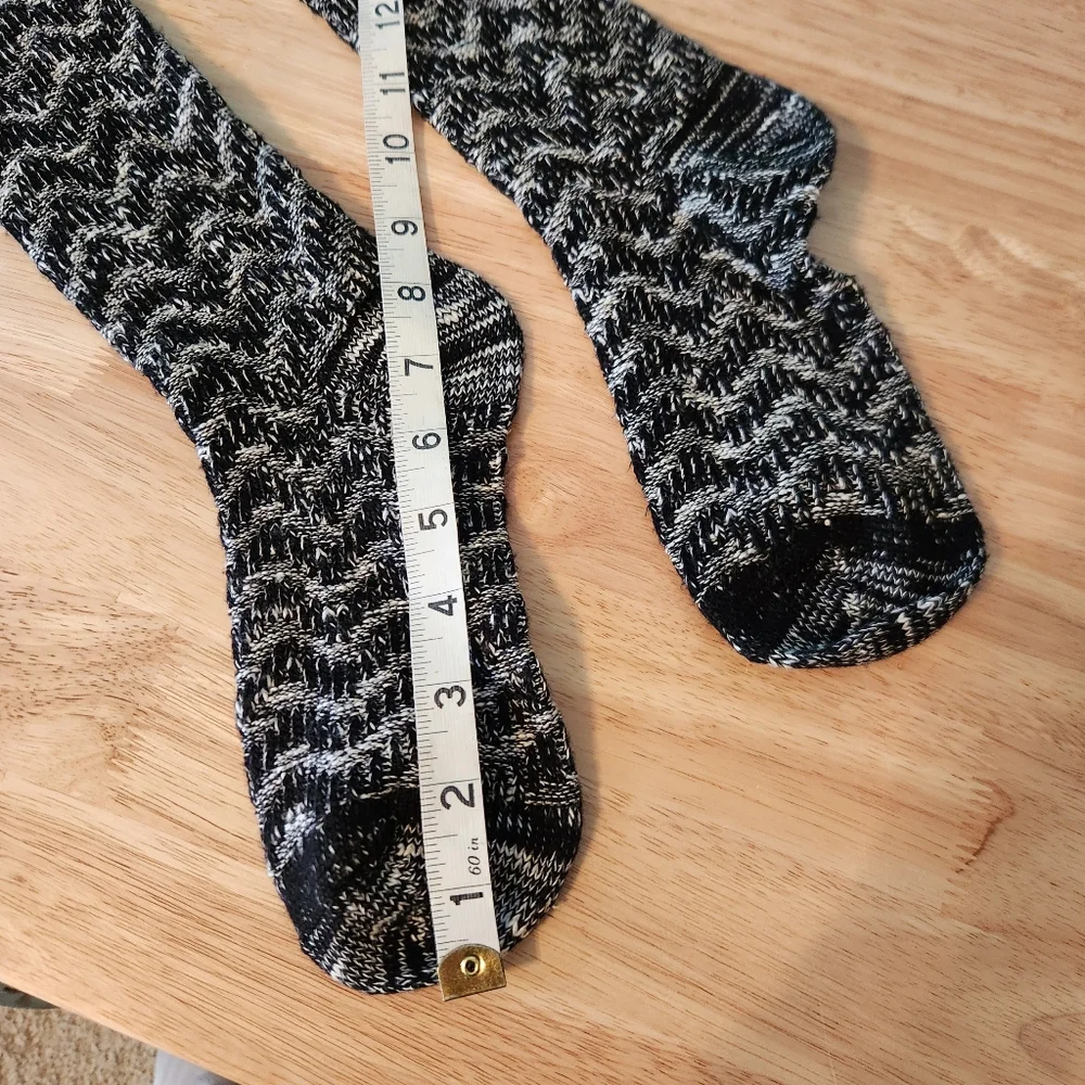 Black‎ and Gray Patterned Women's Knee Length Socks